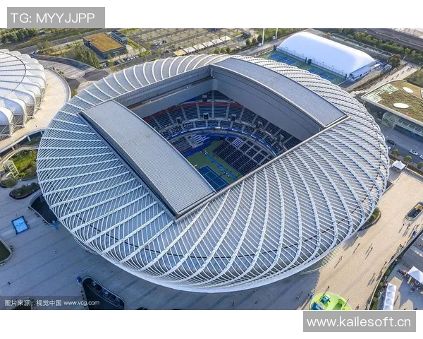 武汉体育中心改建为八万座专业球场助力城市体育发展与赛事承办